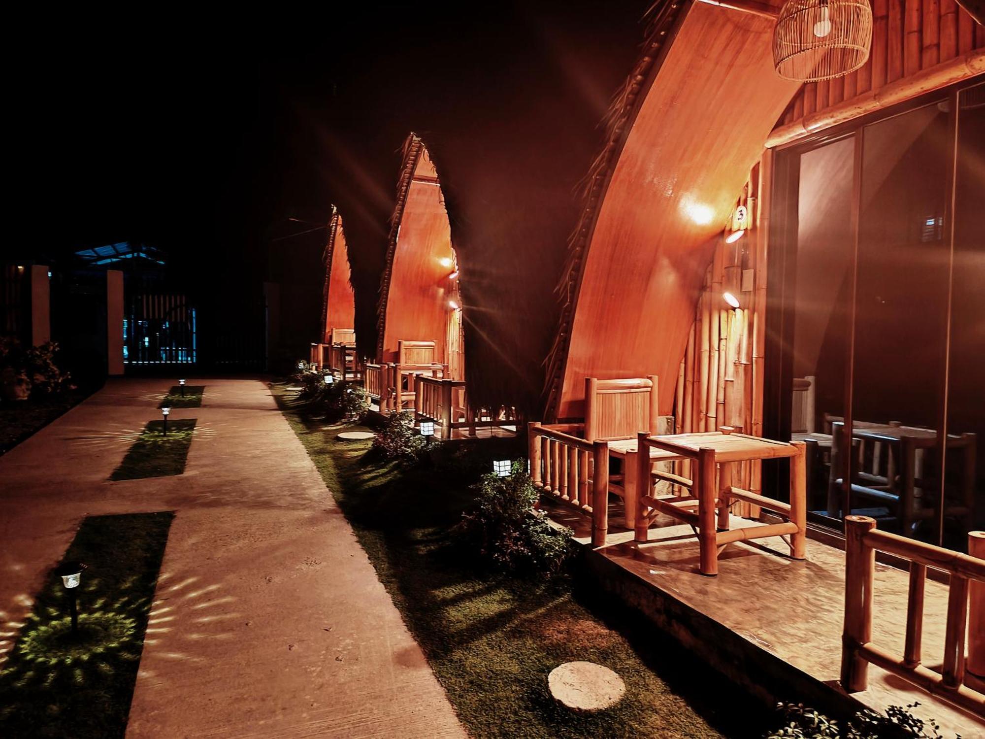 East Holiday Resort Moalboal Bagian luar foto
