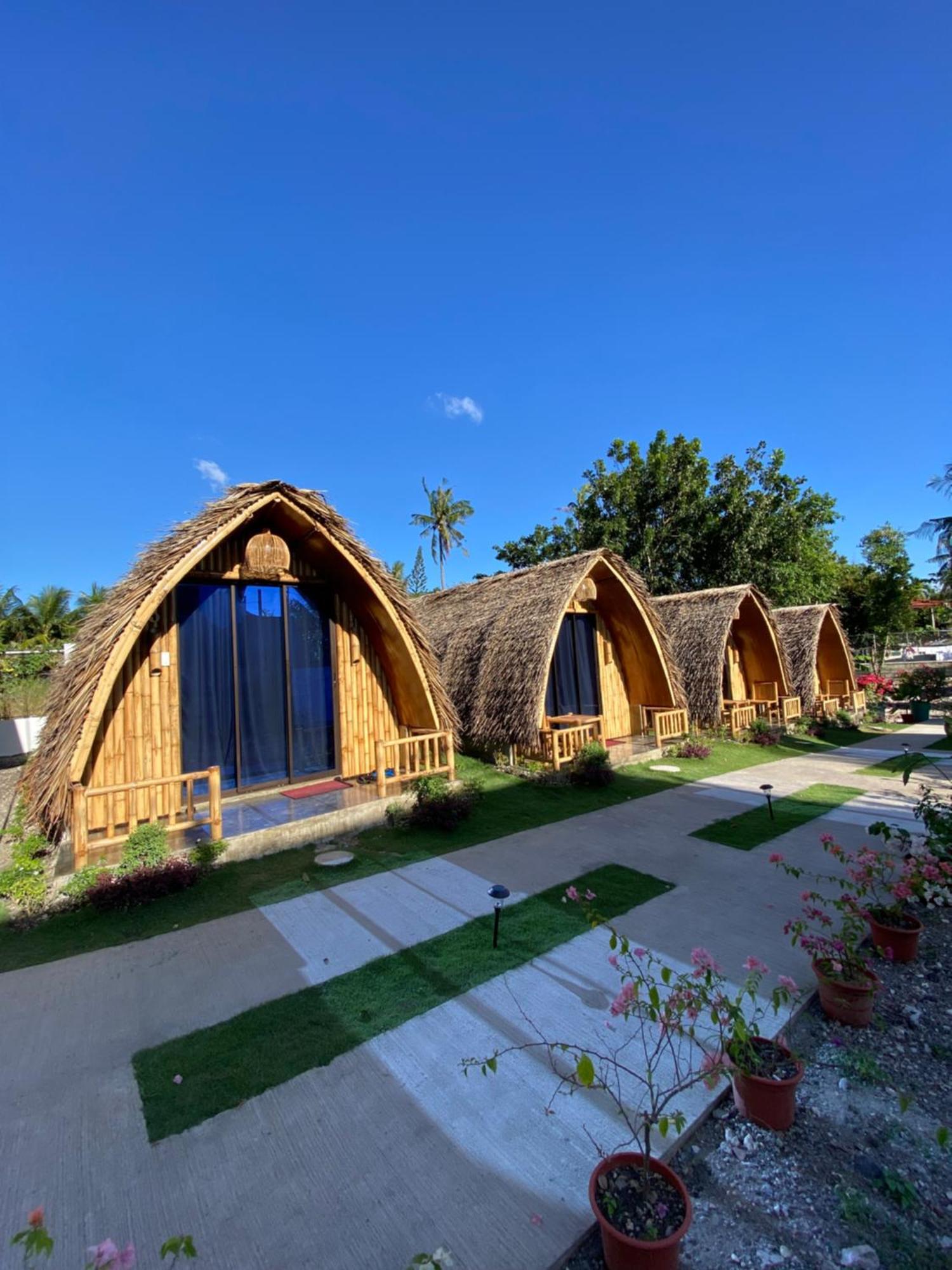 East Holiday Resort Moalboal Bagian luar foto